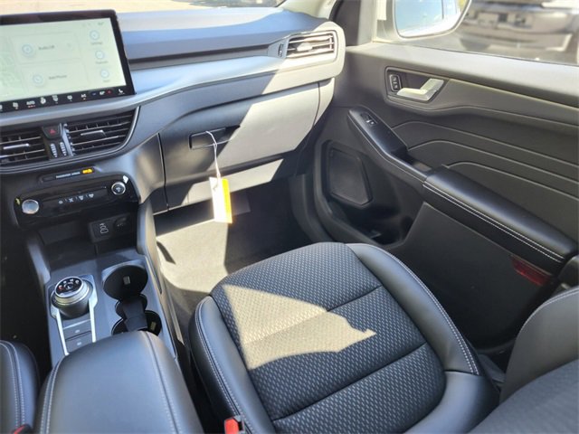 New 2025 Ford Escape SE image 15