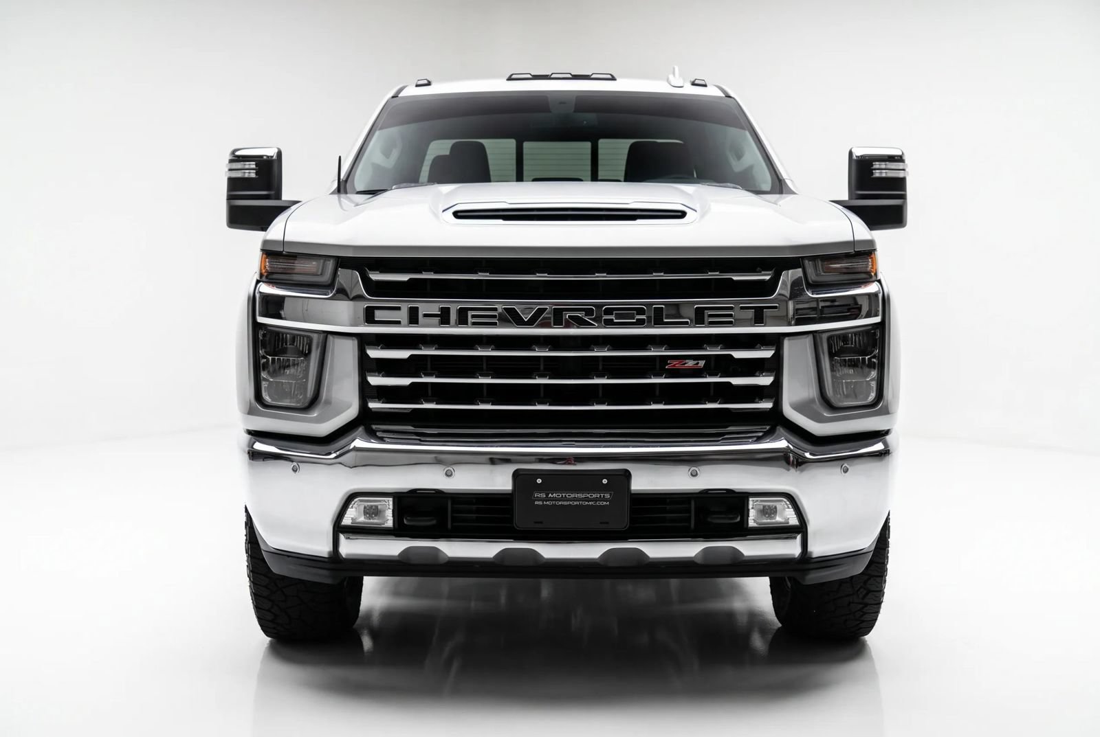 Used 2020 Chevrolet Silverado 2500 LTZ w/ LTZ Plus Package AWD/4WD image 2