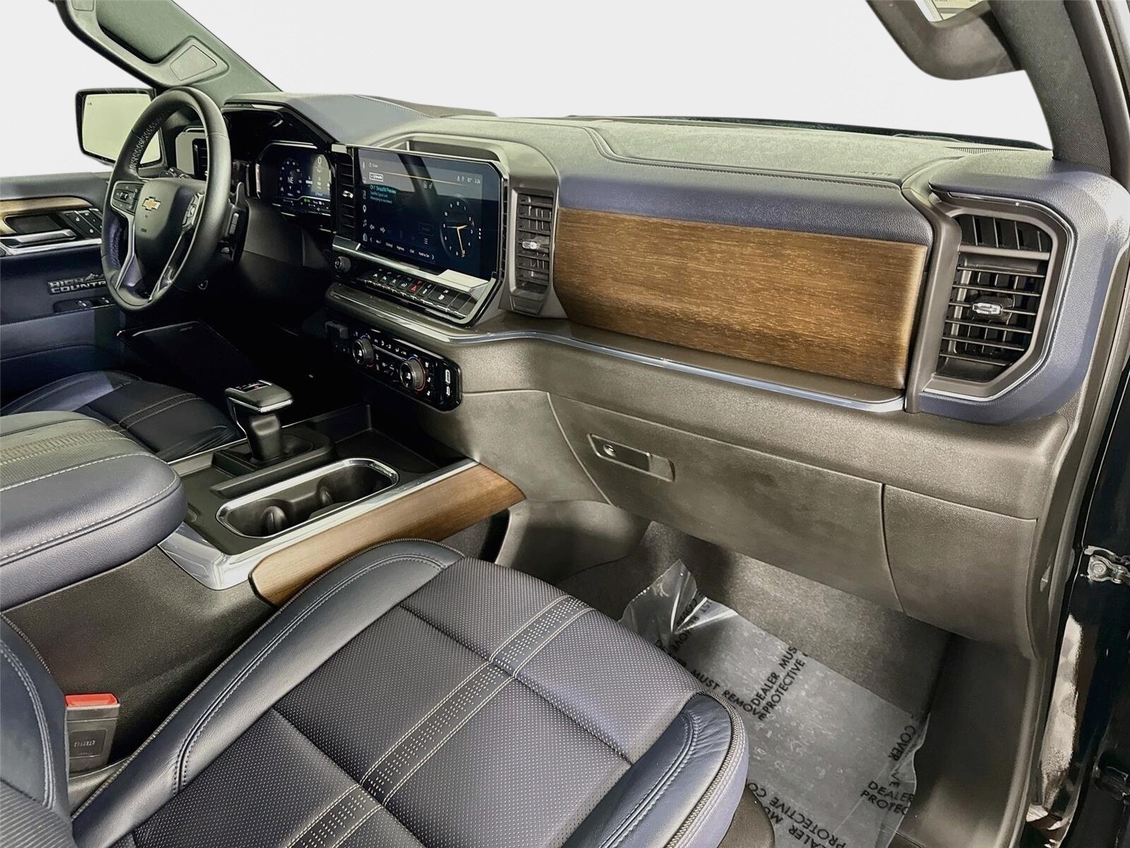 Certified 2024 Chevrolet Silverado 1500 High Country w/ High Country Premium Package AWD/4WD image 30