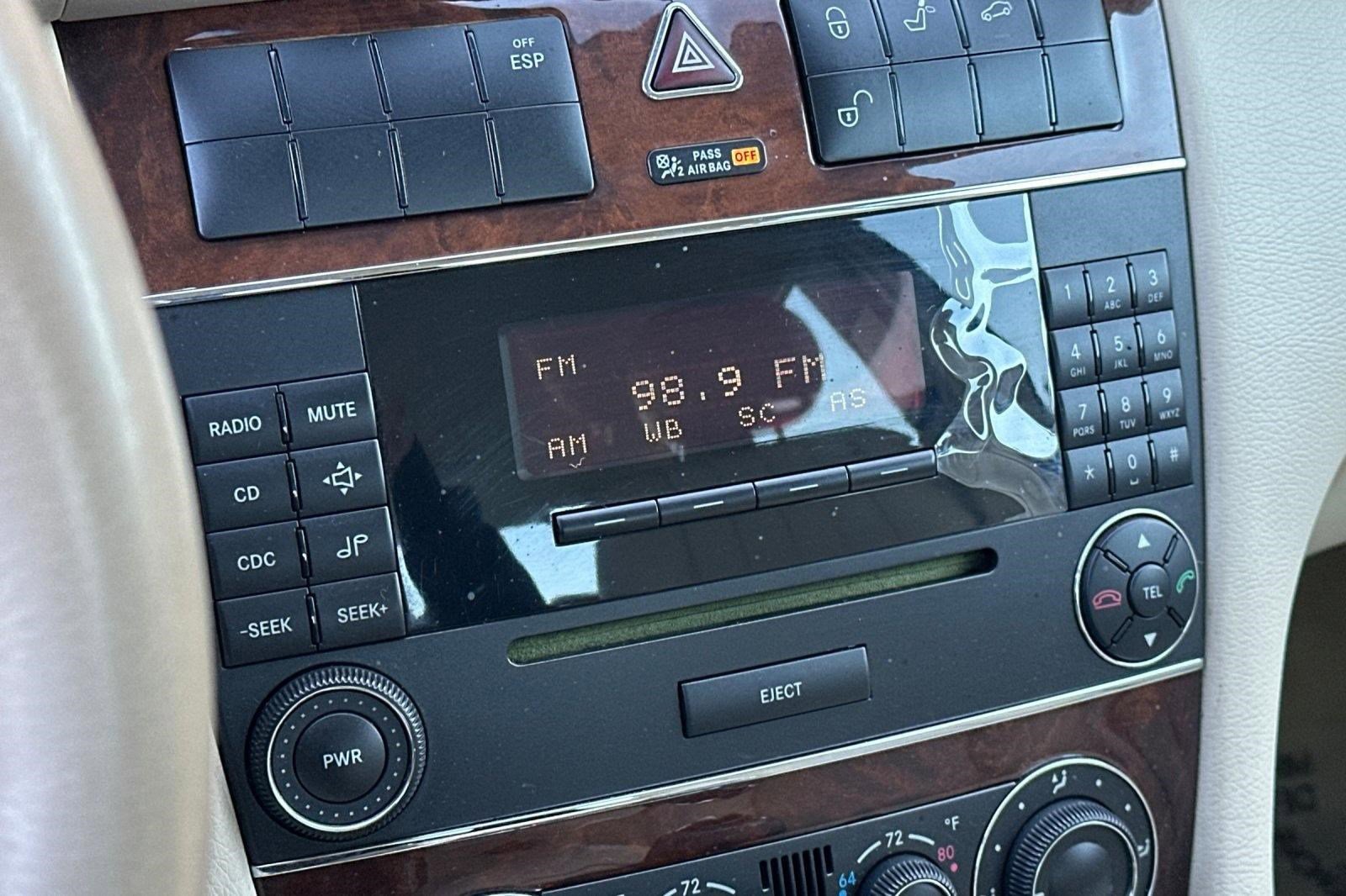 Used 2005 Mercedes-Benz C 320 Sedan image 20