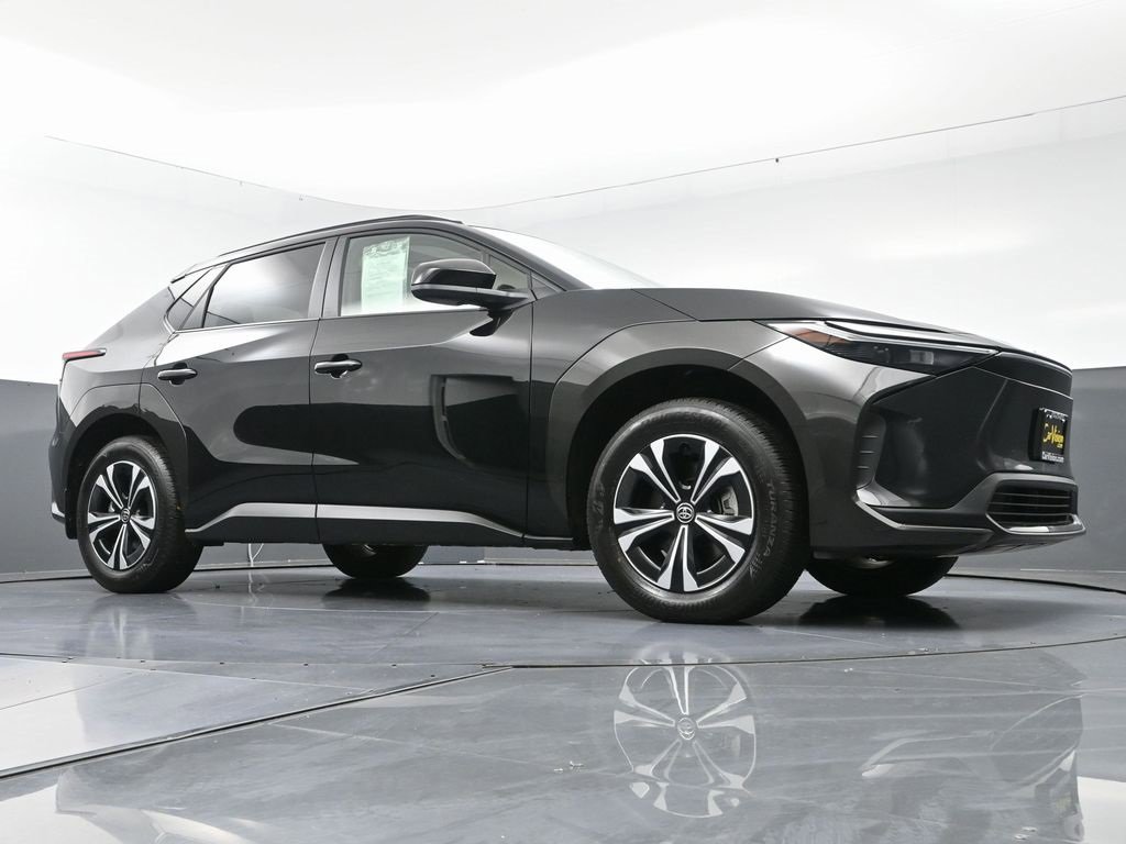 Used 2024 Toyota bZ4X XLE w/ Weather Package image 47