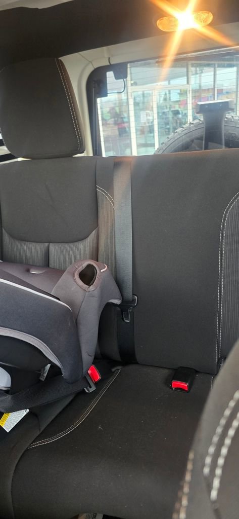 Used 2014 Jeep Wrangler Unlimited Sahara w/ Dual Top Group image 8