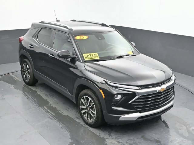 Used 2025 Chevrolet TrailBlazer LT AWD/4WD image 39