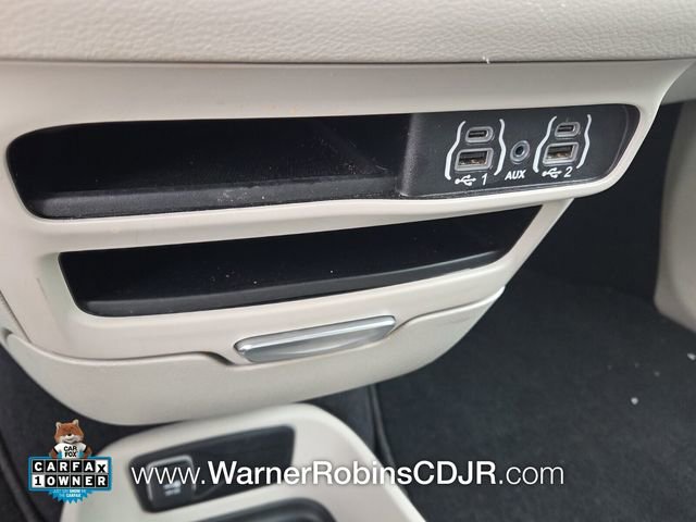 Used 2023 Chrysler Pacifica Touring-L FWD image 24
