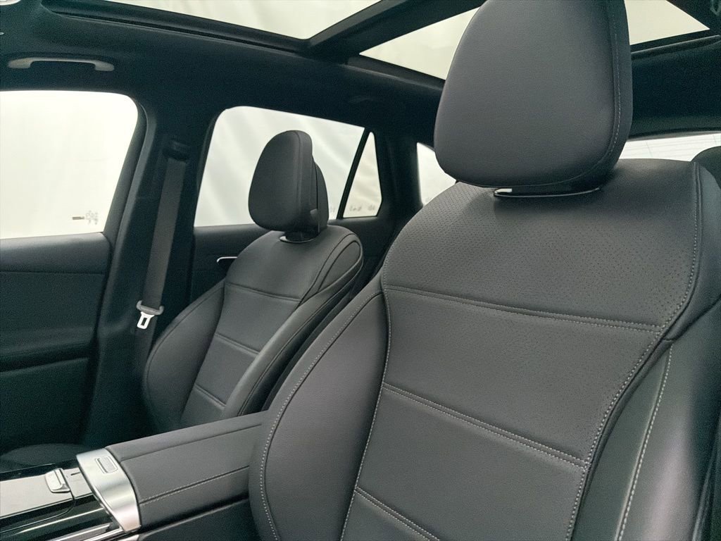 New 2026 Mercedes-Benz GLC 300 4MATIC image 13