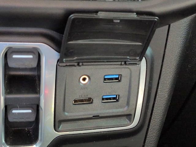 Used 2020 Jeep Wrangler Unlimited Sport image 23