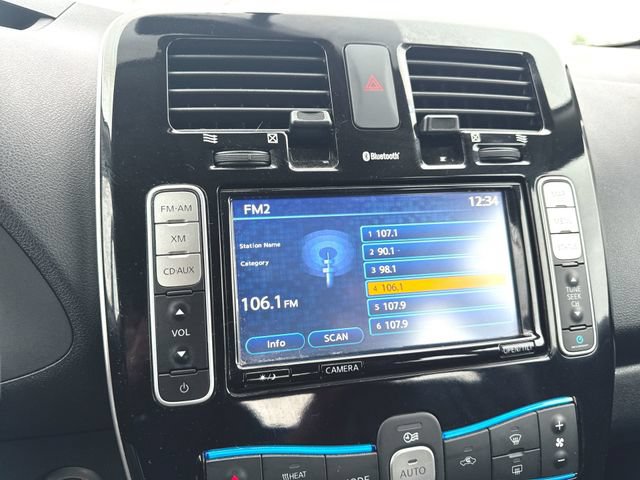 Used 2015 Nissan Leaf SL w/ Premium Package FWD image 13
