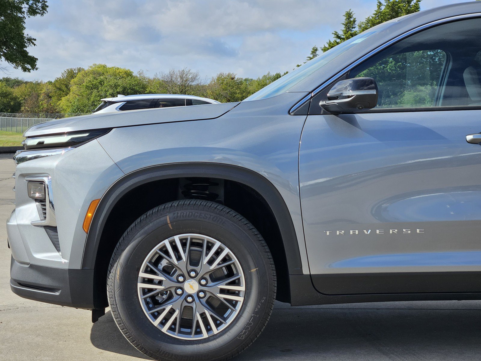 New 2027 Chevrolet Traverse LT w/ Driver Confidence Package FWD image 6