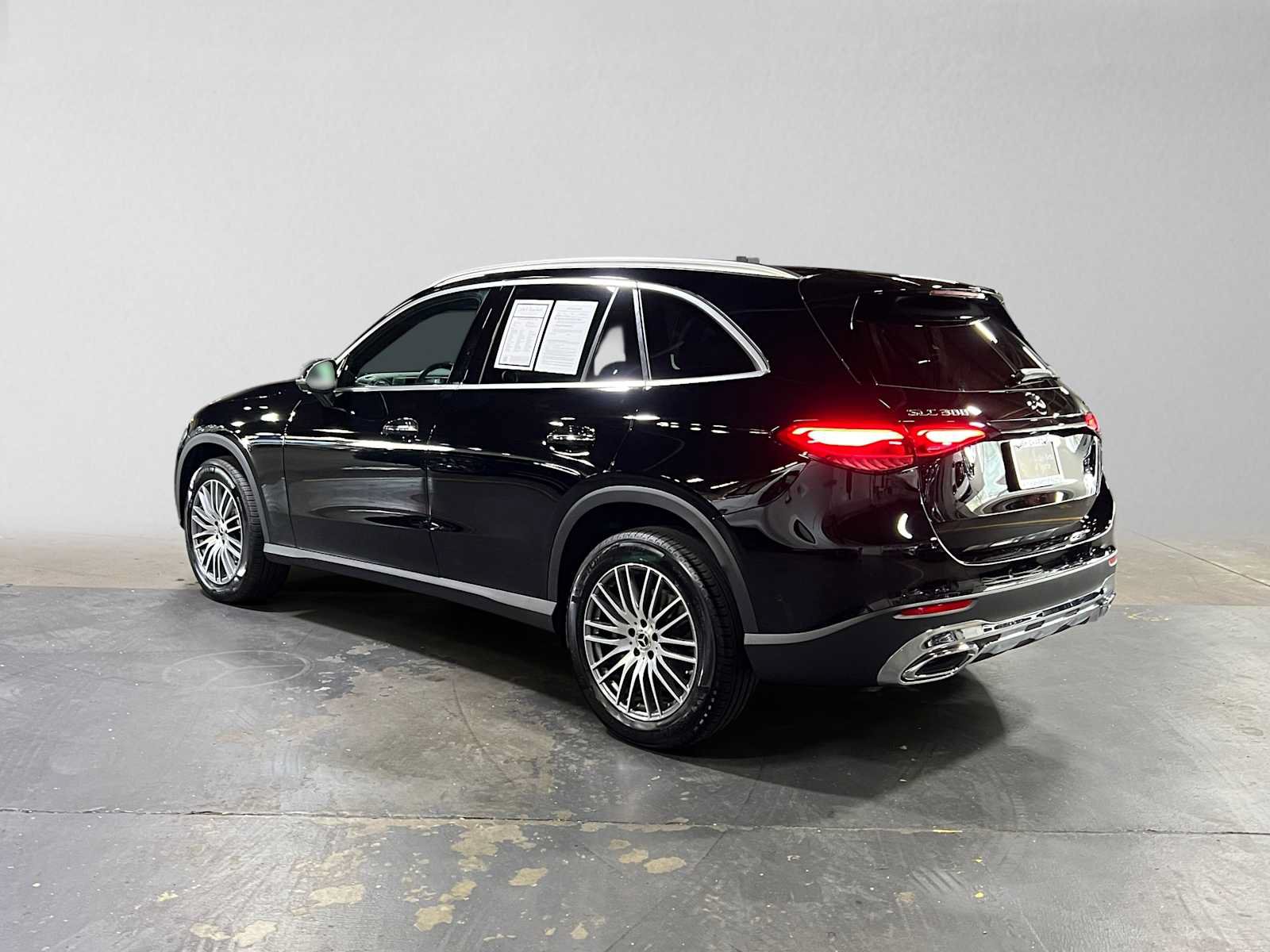 Used 2026 Mercedes-Benz GLC 300 4MATIC image 5