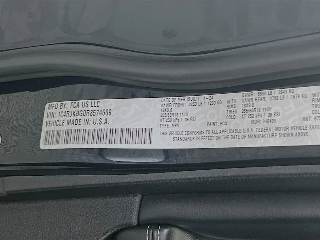 Used 2024 Jeep Grand Cherokee L Limited AWD/4WD image 35