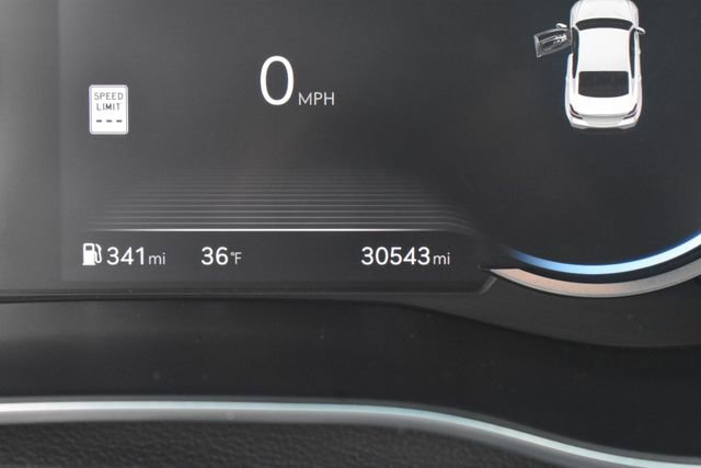 Used 2025 Genesis G70 2.5T image 27