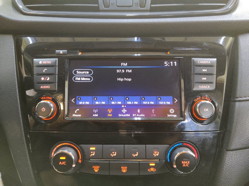 Used 2020 Nissan Rogue S FWD image 25