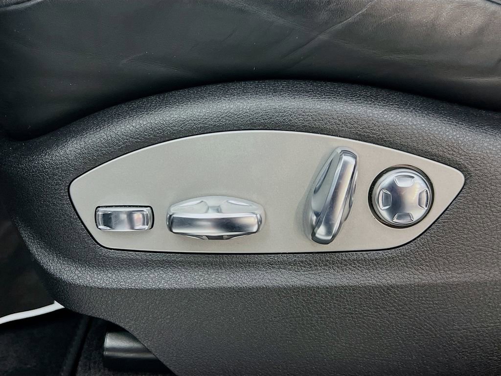 Certified 2023 Porsche Macan S image 22