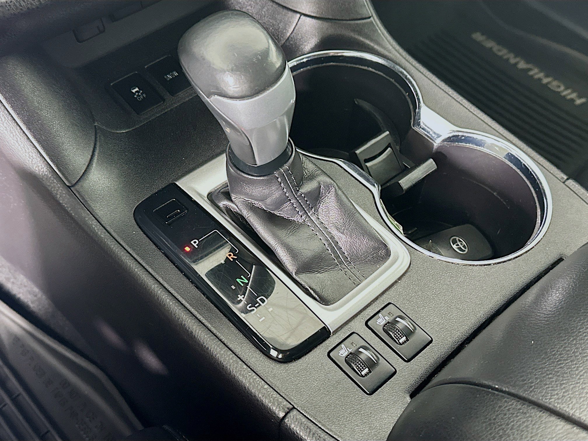 Used 2017 Toyota Highlander XLE AWD/4WD image 24