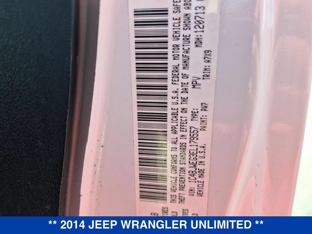 Used 2014 Jeep Wrangler Unlimited Sahara w/ Connectivity Group AWD/4WD image 28