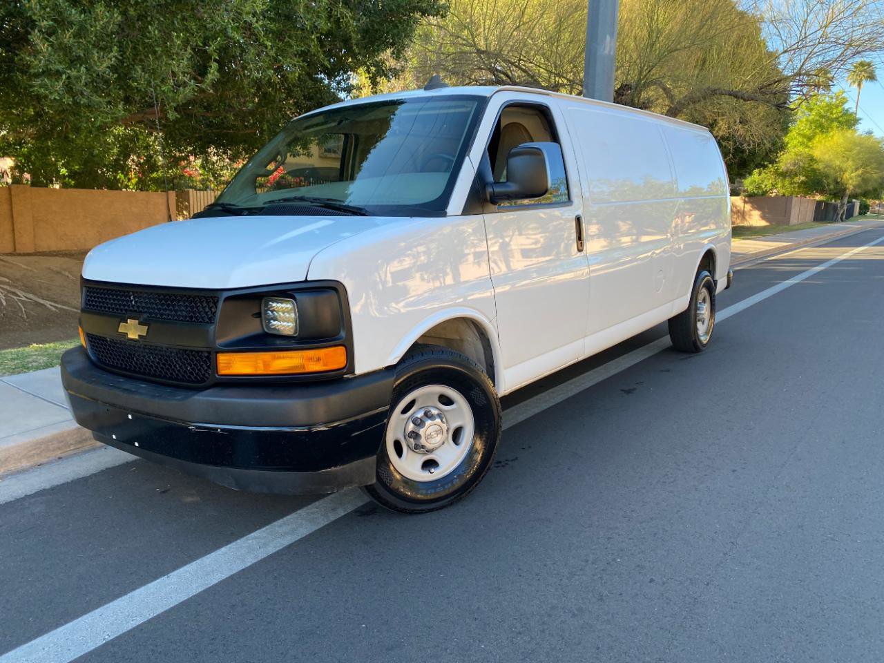 Used 2017 Chevrolet Express 3500 Extended image 51