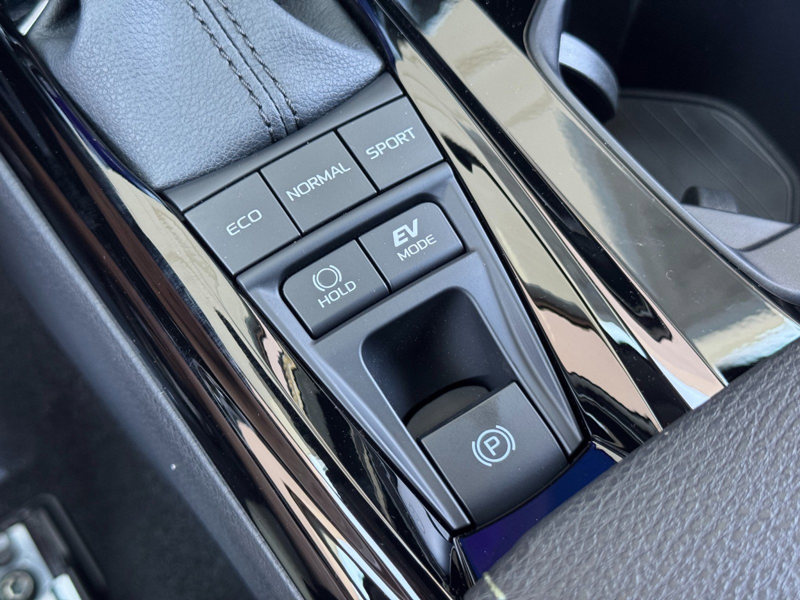 Used 2026 Toyota Camry XLE w/ Premium Plus Package AWD/4WD image 28