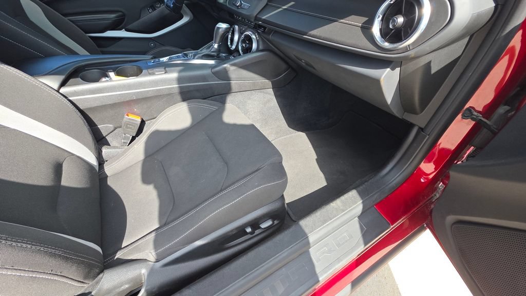 Used 2023 Chevrolet Camaro LT RWD image 13