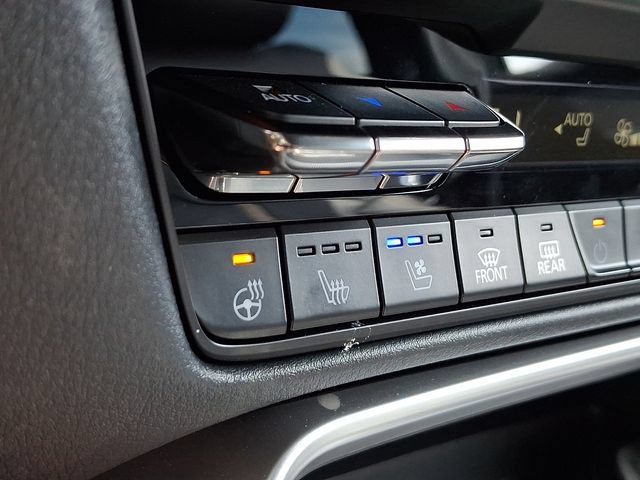 Certified 2025 MAZDA CX-70 Plug-In Hybrid w/ Premium Plus AWD/4WD image 27