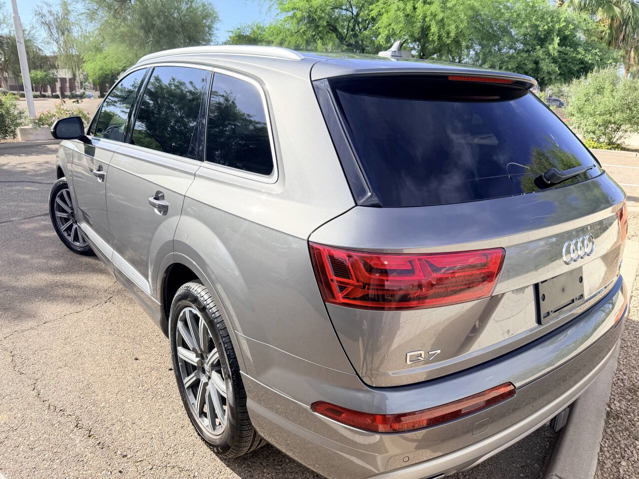 Used 2017 Audi Q7 3.0T Premium Plus AWD/4WD image 7