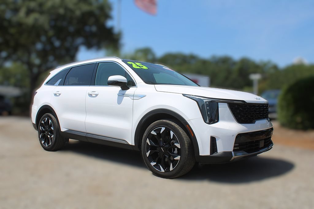 Certified 2025 Kia Sorento EX w/ Panoramic Sunroof Package FWD image 3