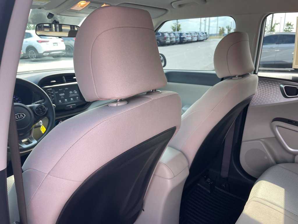 Used 2020 Kia Soul LX FWD image 24