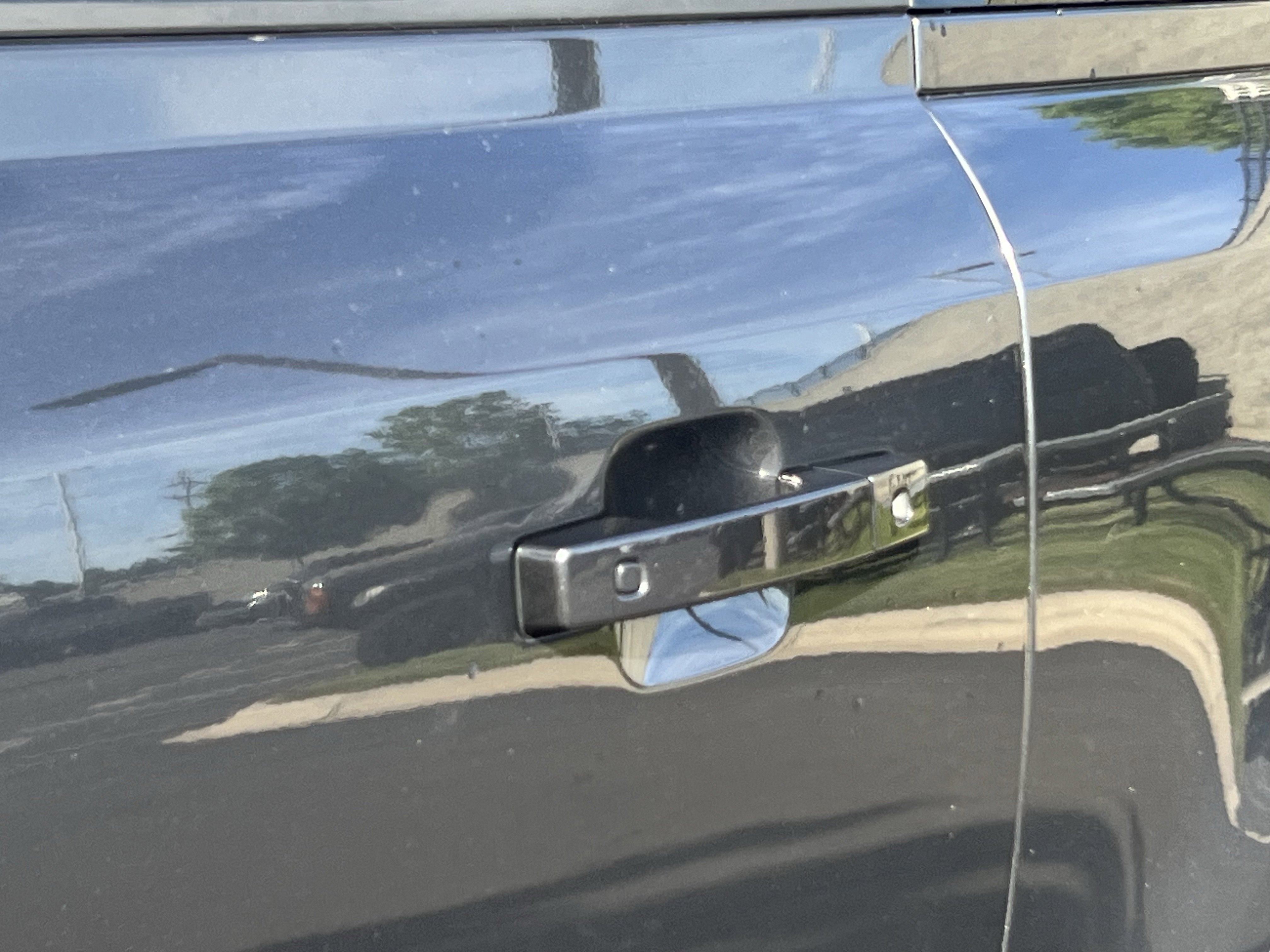 Used 2021 Land Rover Defender 90 X-Dynamic S image 17