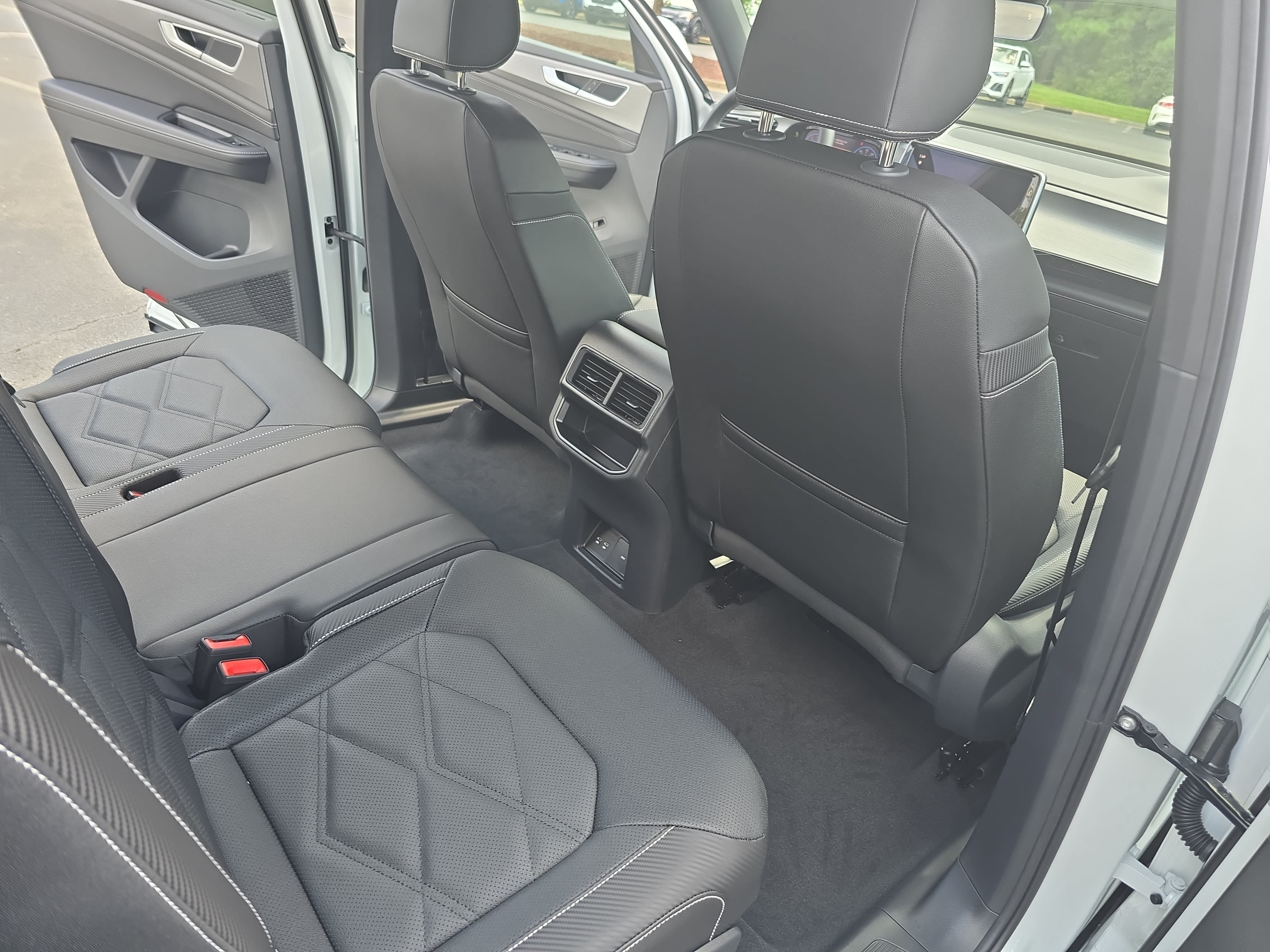 New 2026 Volkswagen Atlas Cross Sport SE FWD image 11