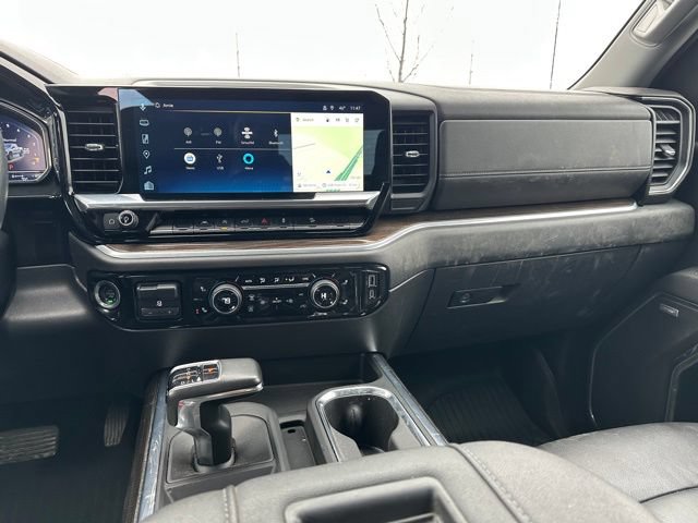 Used 2022 Chevrolet Silverado 1500 LT Trail Boss w/ Convenience Package II AWD/4WD image 11