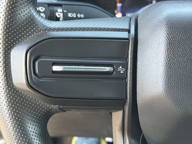 Used 2023 Chevrolet Colorado W/T RWD image 19