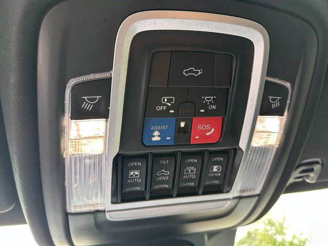 Used 2023 RAM 1500 Laramie AWD/4WD image 25