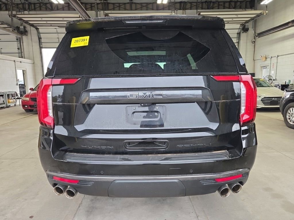Used 2024 GMC Yukon Denali Ultimate AWD/4WD image 4