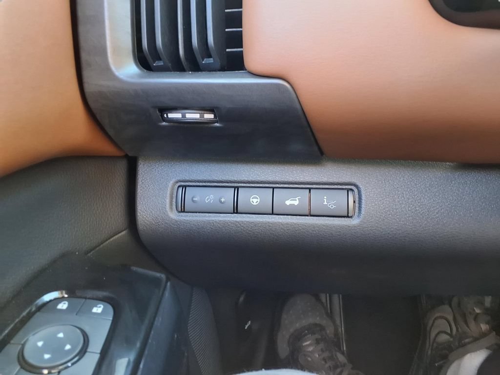 New 2026 Nissan Pathfinder Platinum AWD/4WD image 17