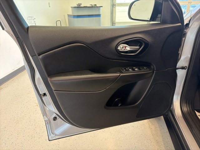 Used 2022 Jeep Cherokee Trailhawk w/ Comfort/Convenience Group image 37