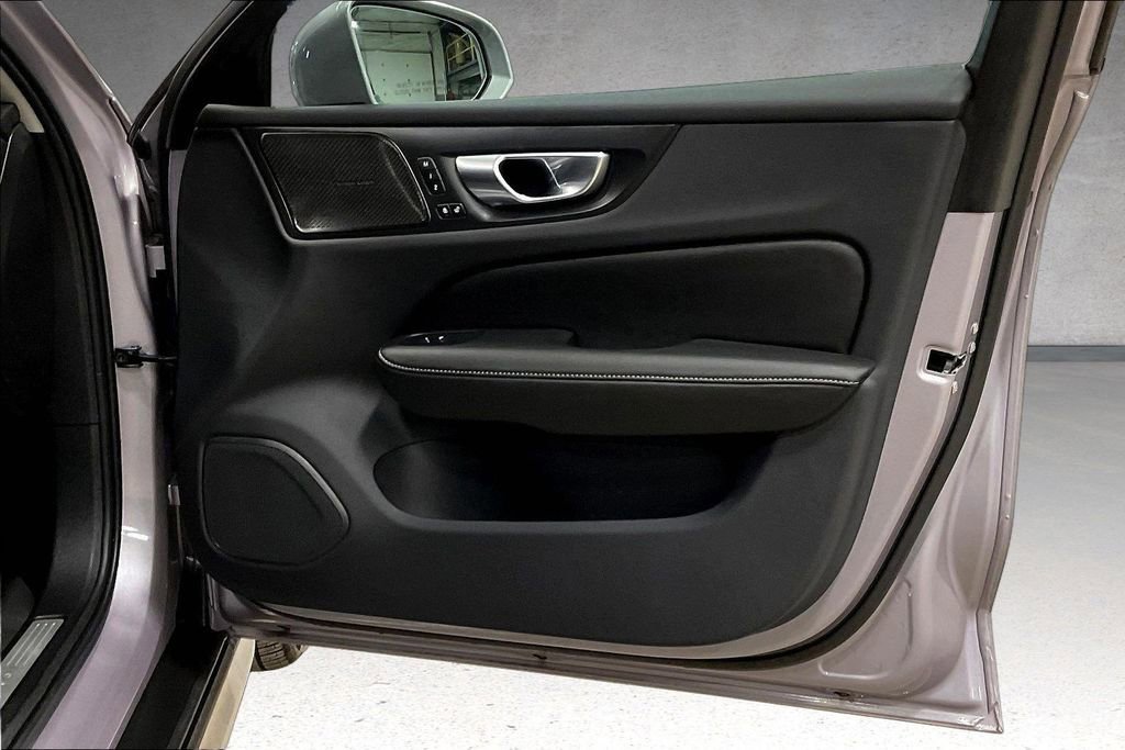 Used 2026 Volvo V60 B5 Cross Country Ultra w/ Climate Package image 28