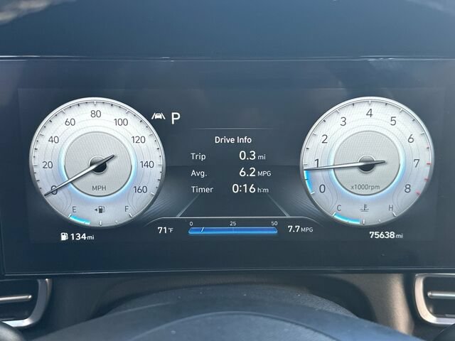 Used 2023 Hyundai Elantra Limited FWD image 30