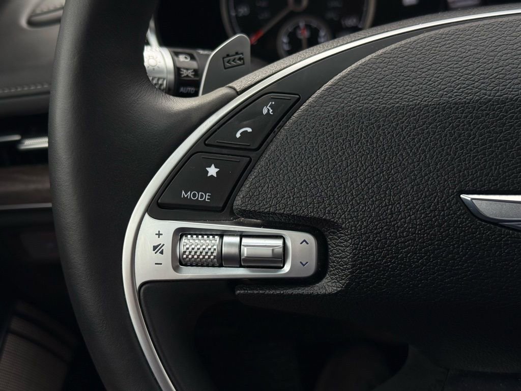 Used 2024 Genesis G80 image 37