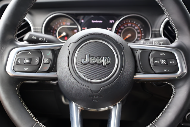 Used 2021 Jeep Wrangler Unlimited Sahara w/ Cold Weather Group AWD/4WD image 17
