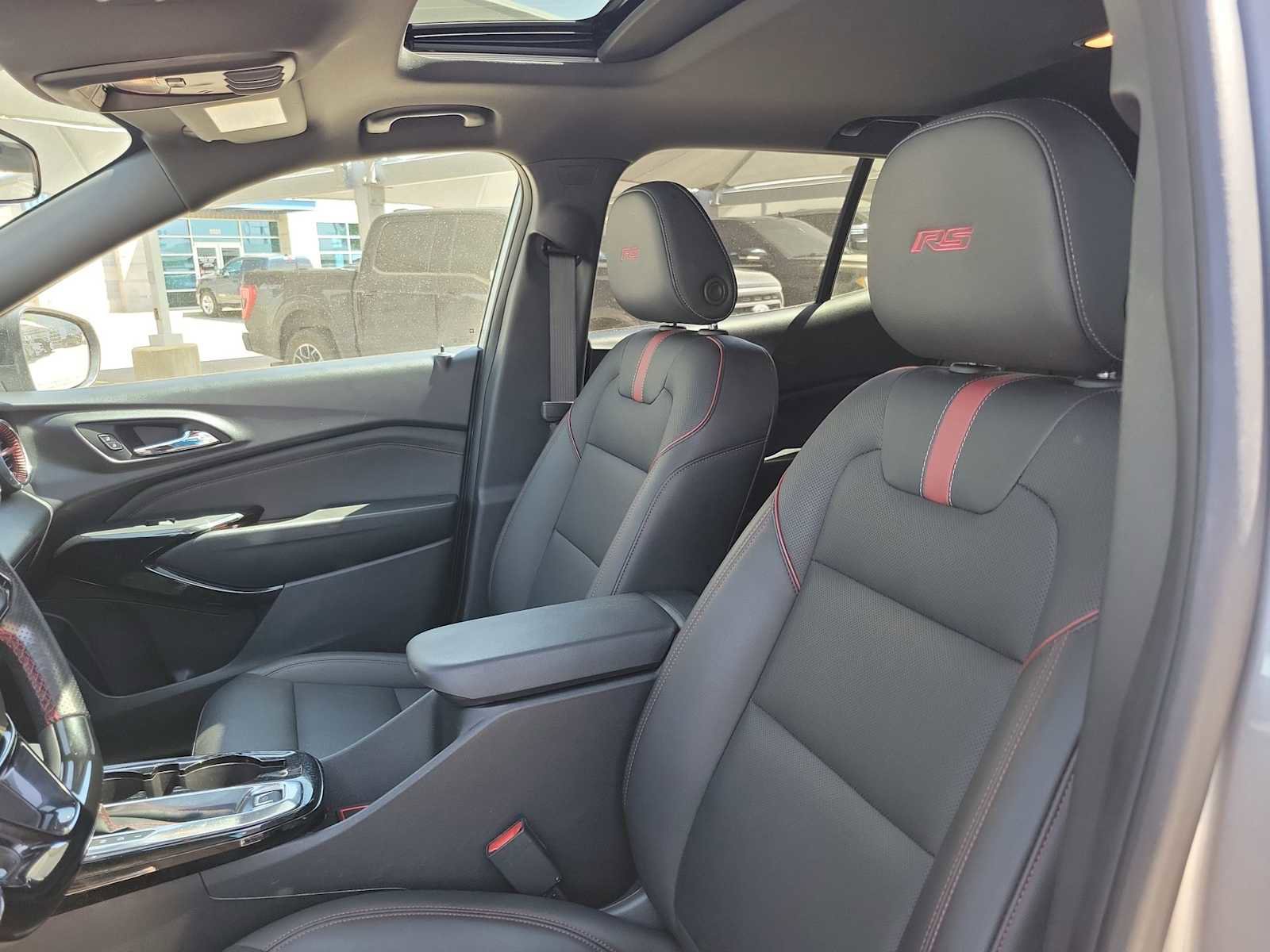 Used 2025 Chevrolet Trax RS w/ Sunroof Package image 15