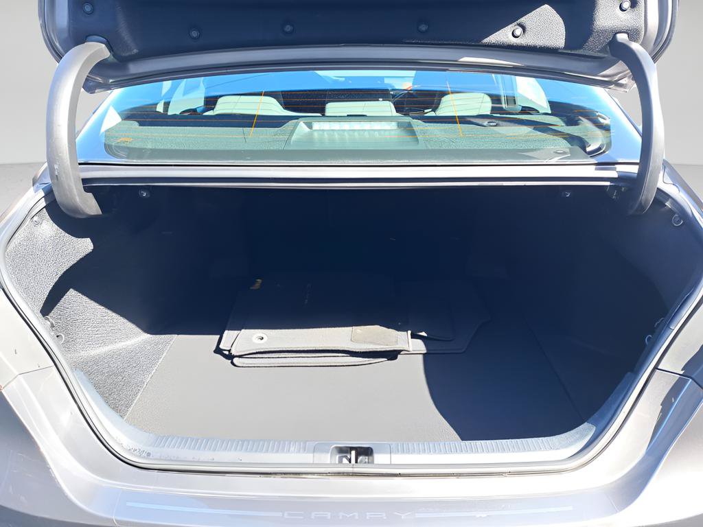 Used 2022 Toyota Camry LE w/ Convenience Package FWD image 27