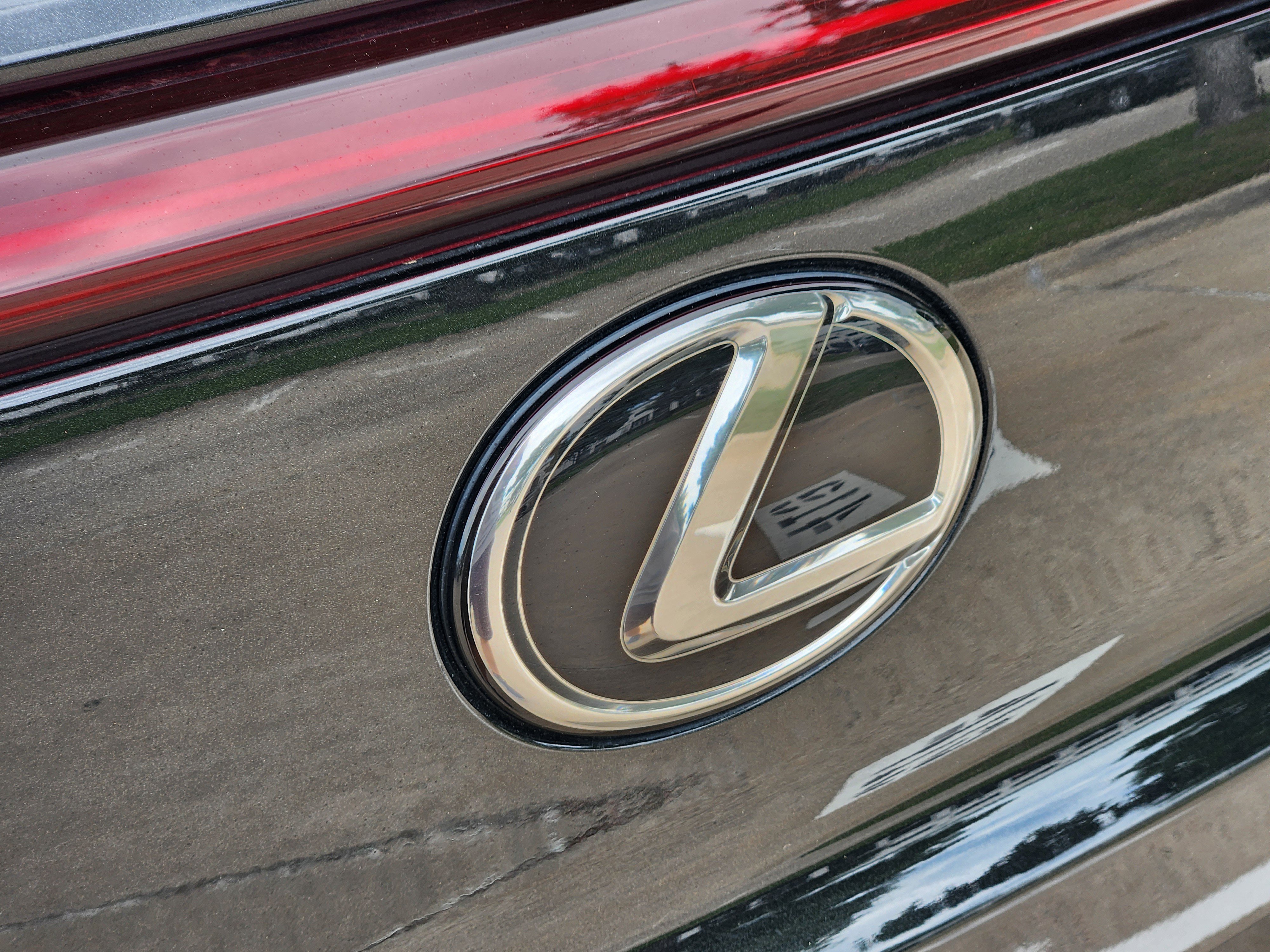 Used 2025 Lexus UX 300h FWD image 41