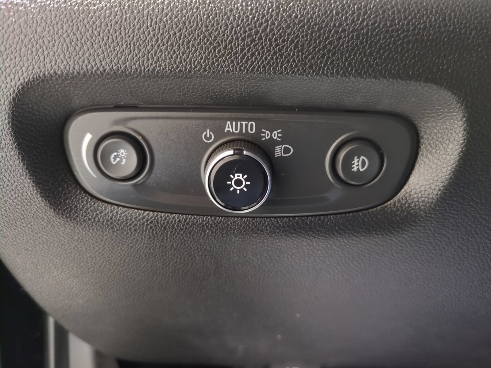 Used 2018 Chevrolet Traverse LT FWD image 20