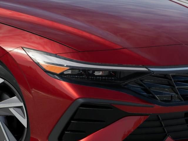 Used 2025 Hyundai Elantra Limited image 11