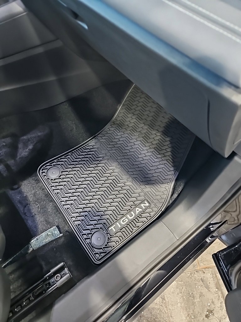 New 2026 Volkswagen Tiguan SE R-Line image 14