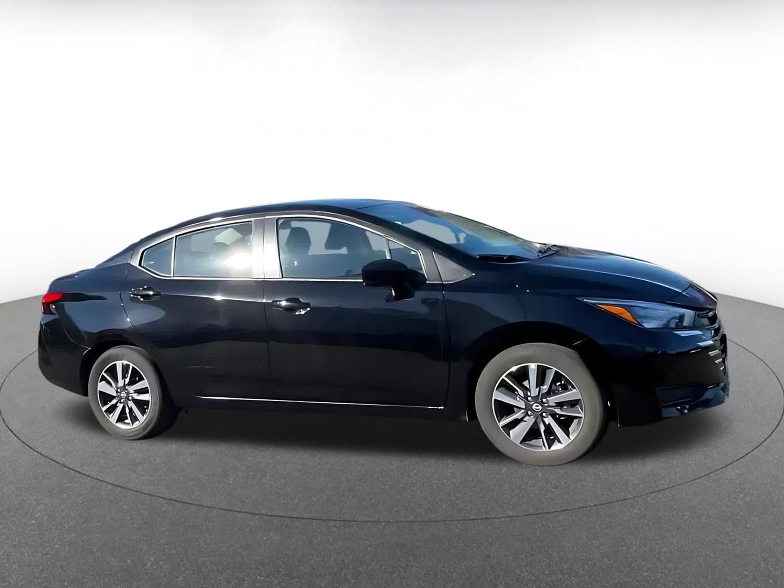 Used 2025 Nissan Versa SV FWD image 15