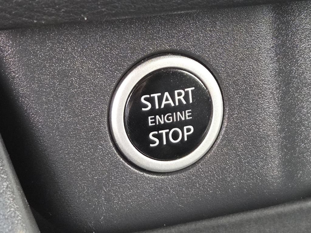 Used 2023 Nissan Rogue SV AWD/4WD image 32