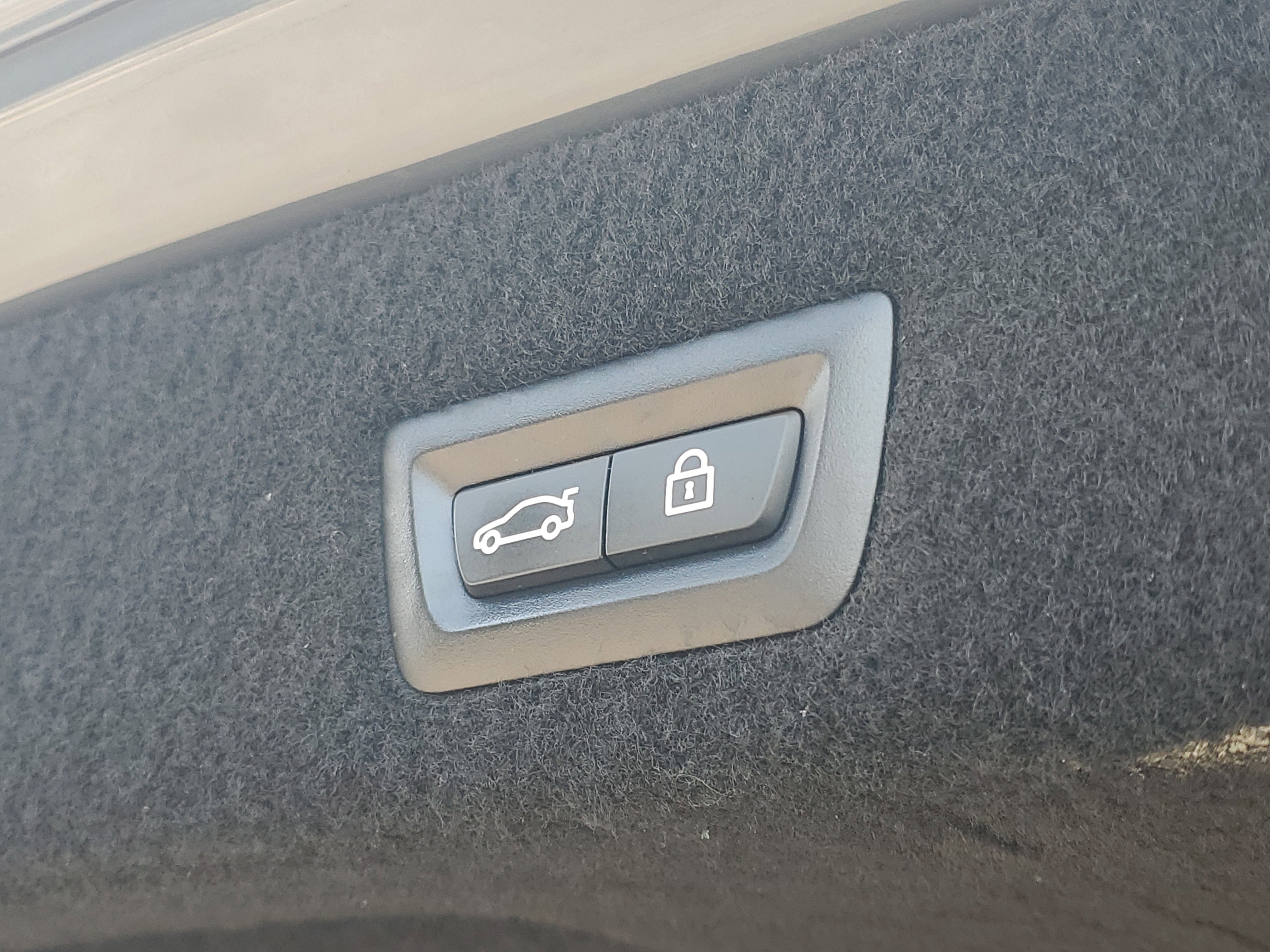 Used 2019 BMW 750i xDrive w/ Executive Package image 29