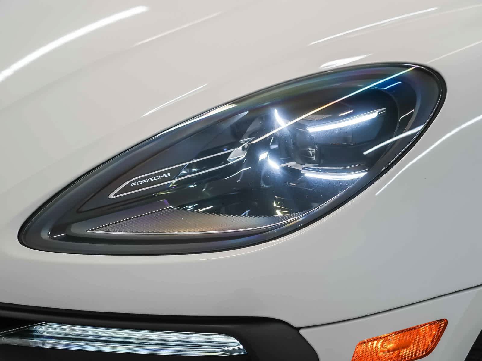 Certified 2026 Porsche Macan AWD/4WD image 8