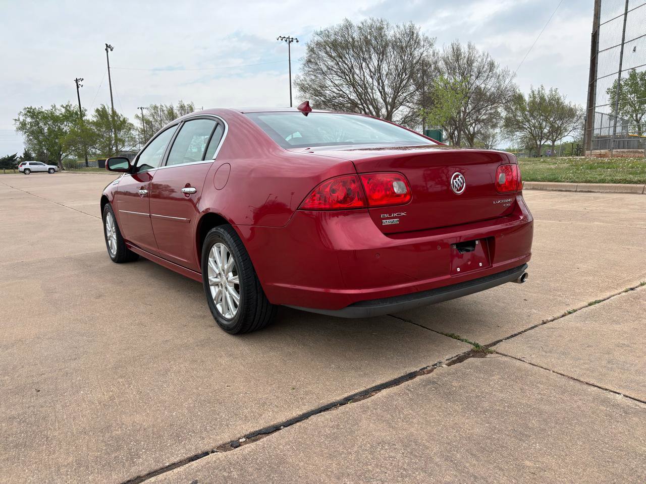 Used 2011 Buick Lucerne CXL w/ Driver Confidence Package FWD image 7