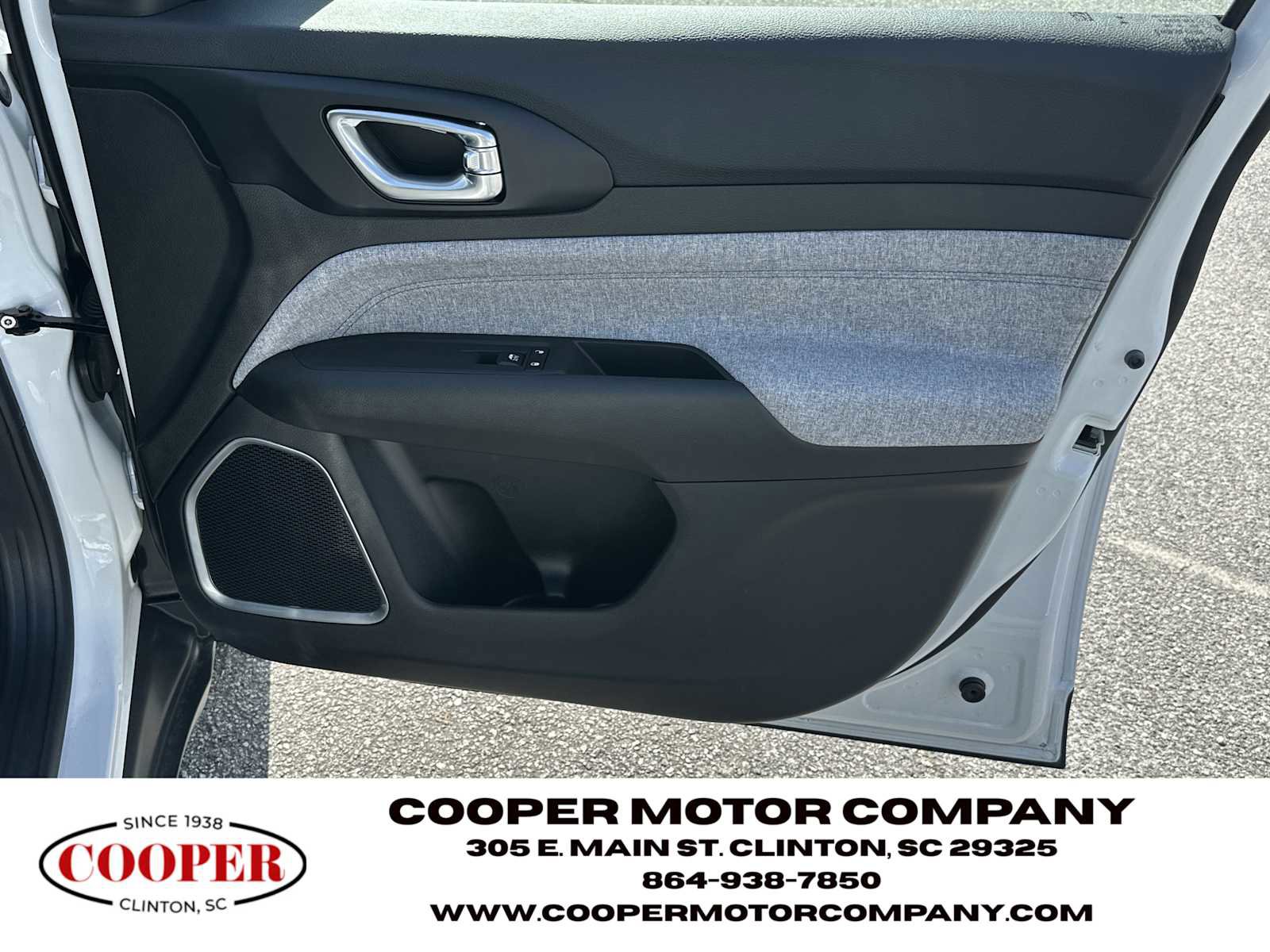 Used 2025 Jeep Compass Latitude image 13